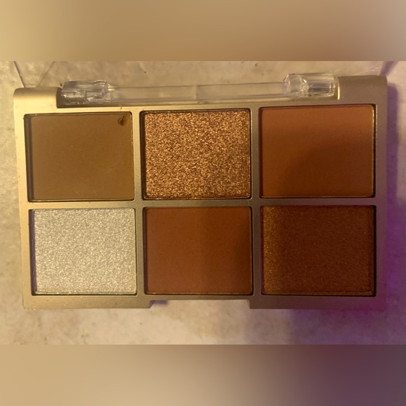 Bellapierre Cosmetics Eyeshadow Palette. 6 Buttery Smooth Shades. - Picture 2 of 5